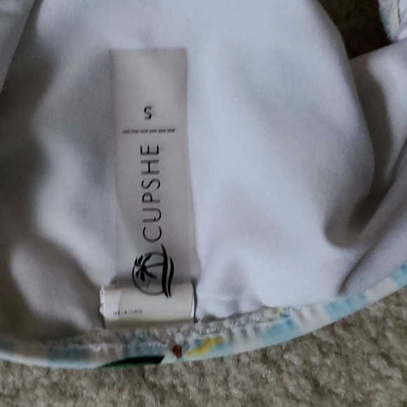 Bikini - Picture 3 of 5